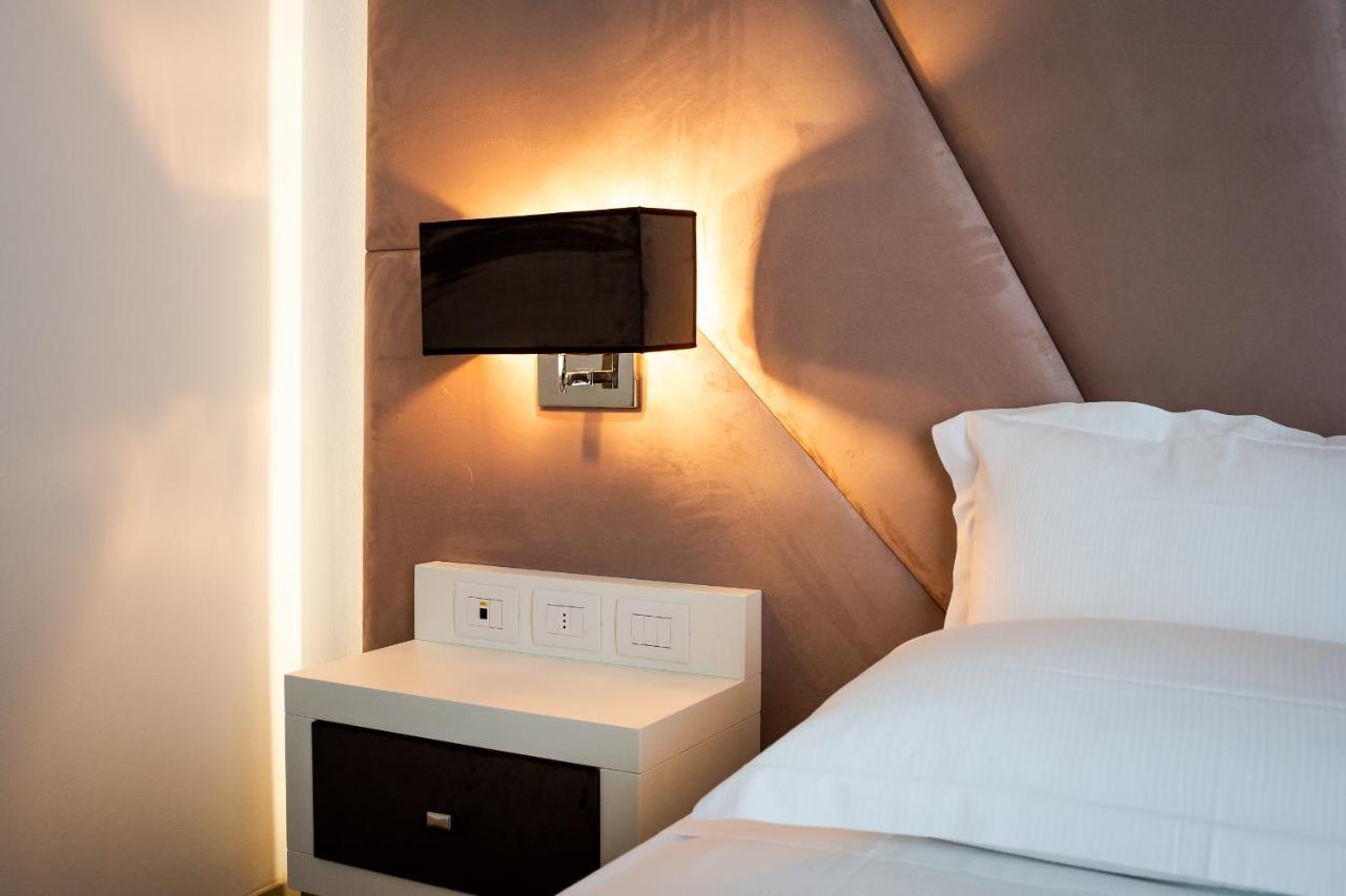 M2 Hotel Campi Bisenzio Bagian luar foto